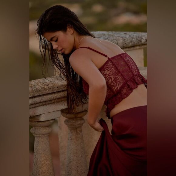 By Anthropologie Ruffle-Hem Lace Corset Top New With Tags Wine Color - Picture 2 of 4